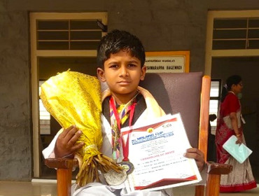 Suyash Jabade of grade 4th won one gold medal and one silver medal at shimoga, Karnataka 